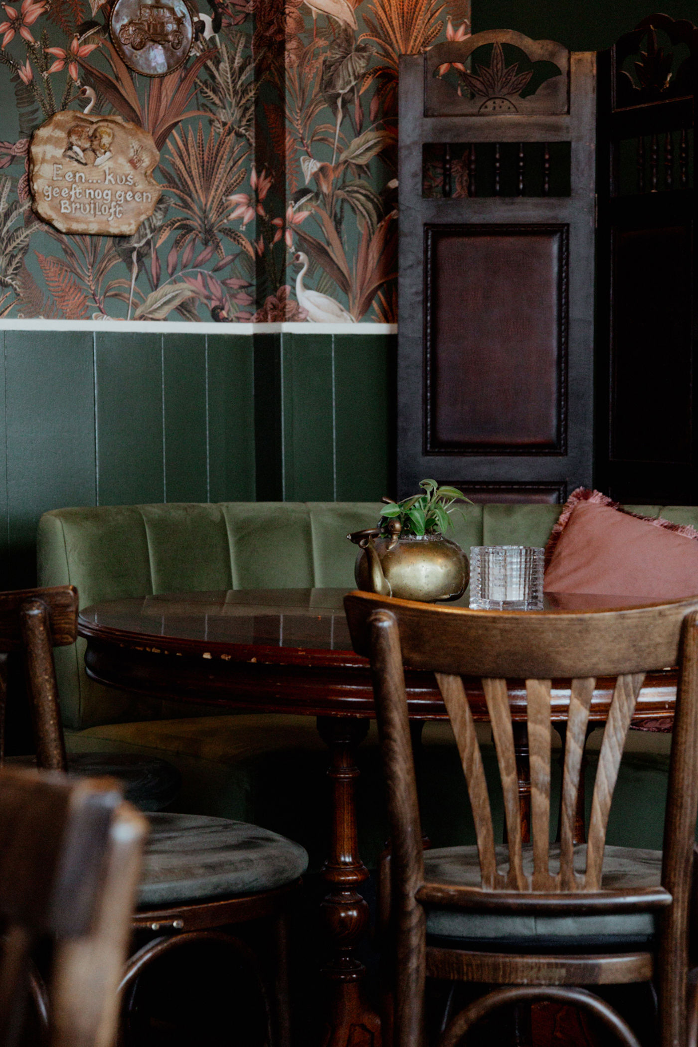 Restaurant interieur Les Deux Ponts