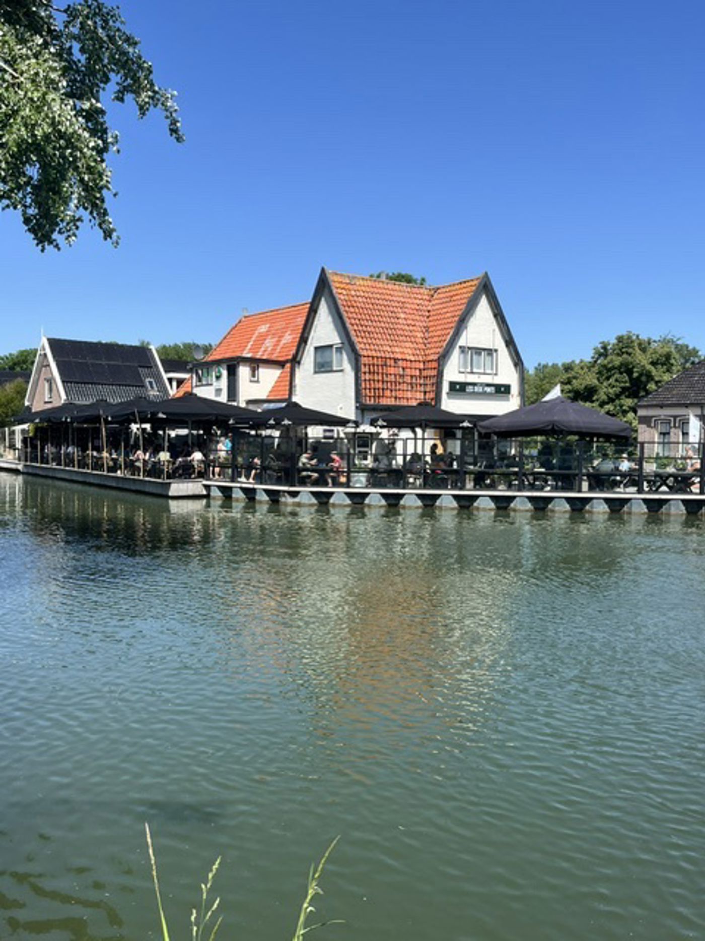 LDP terras aan het water.jpeg (1)